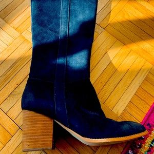 Brand new Atwell Navy Suede Boots size 8